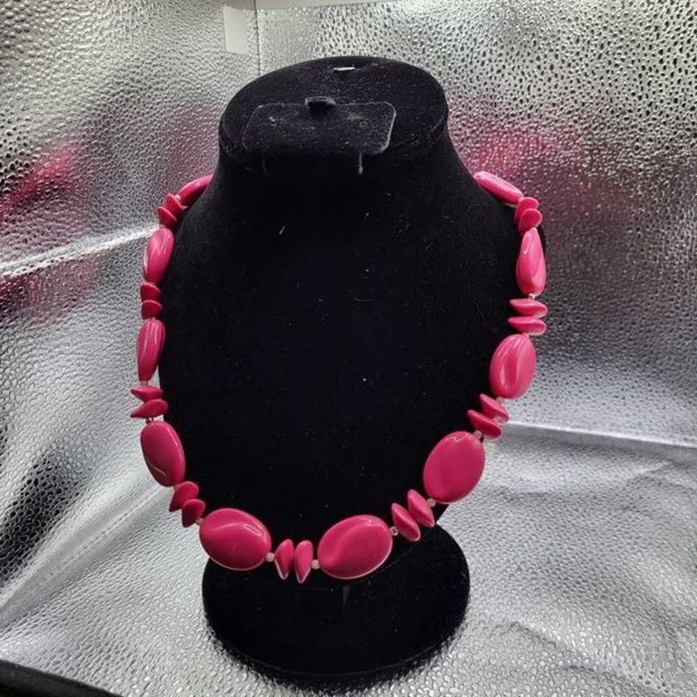 Chunky Vintage 60s Pink Acrylic Necklace - image 4