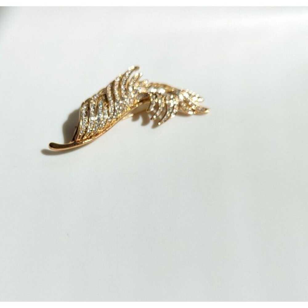 ROMAN Vintage Brooch Womens Gold Tone Feather Rhi… - image 2