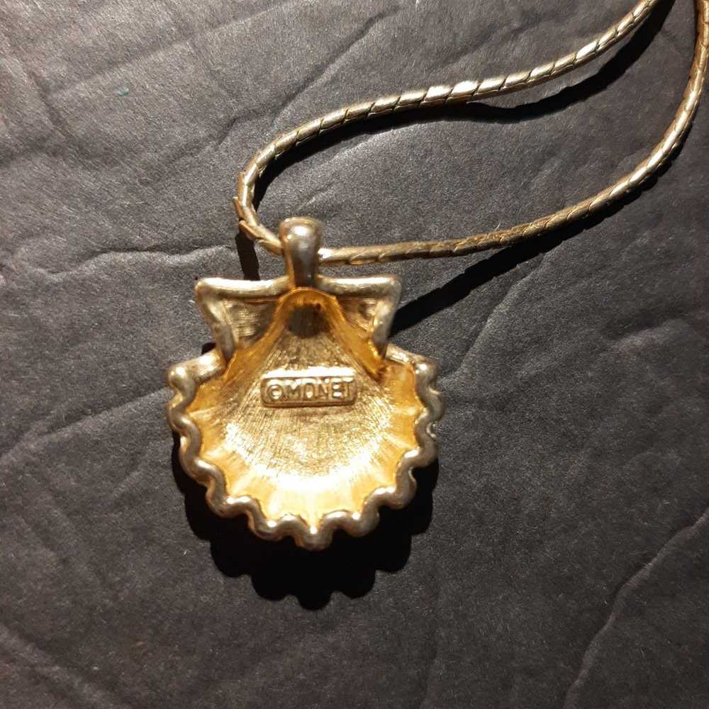 Vintage Monet Seashell Gold necklace - image 3