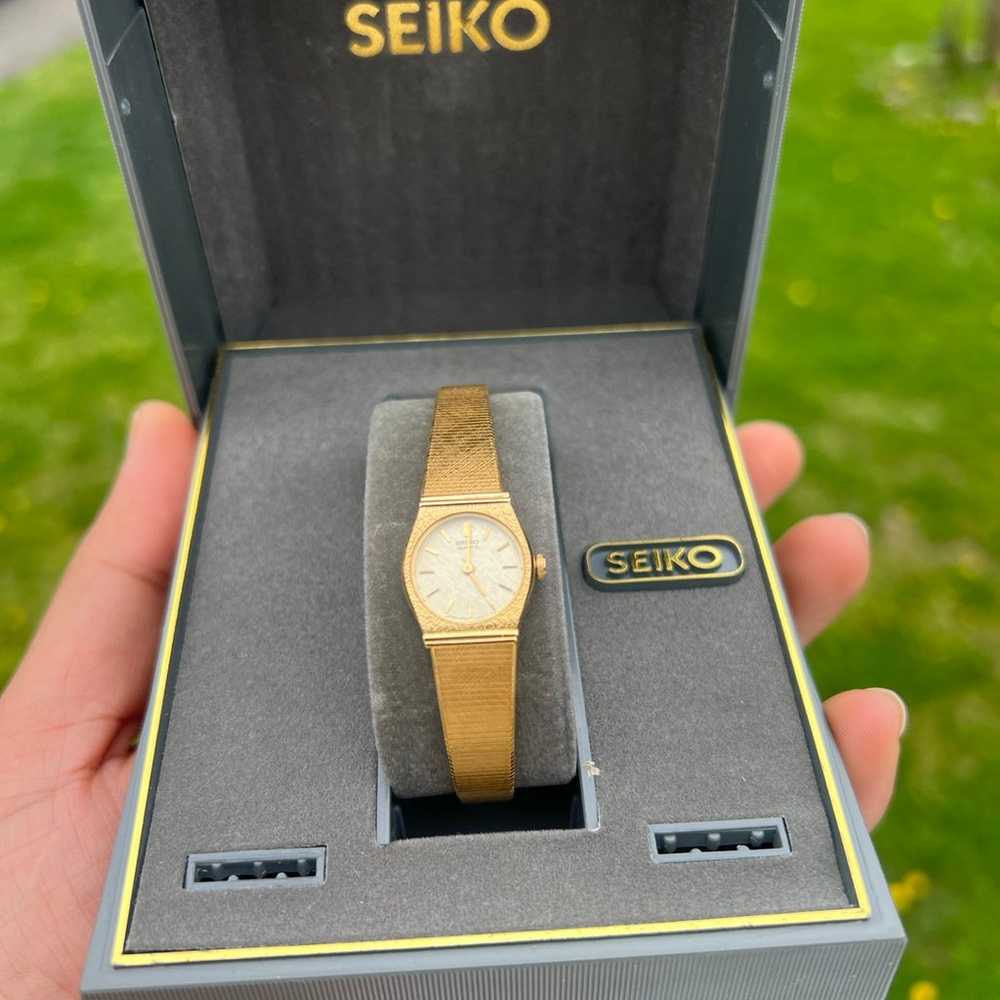 Seiko vintage women’s watch gold - image 2