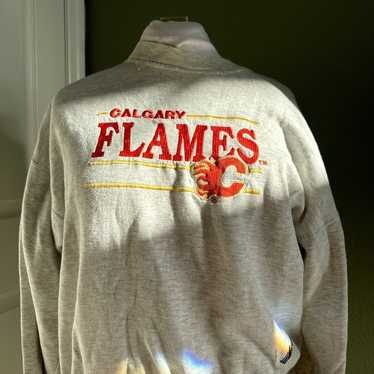 RARE & Vintage Calgary flames sweatshirt Logo From
