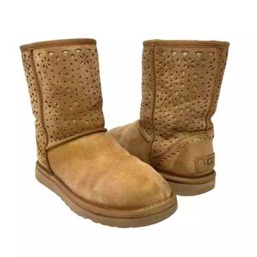 Ugg UGG Short Flora Perf Boots