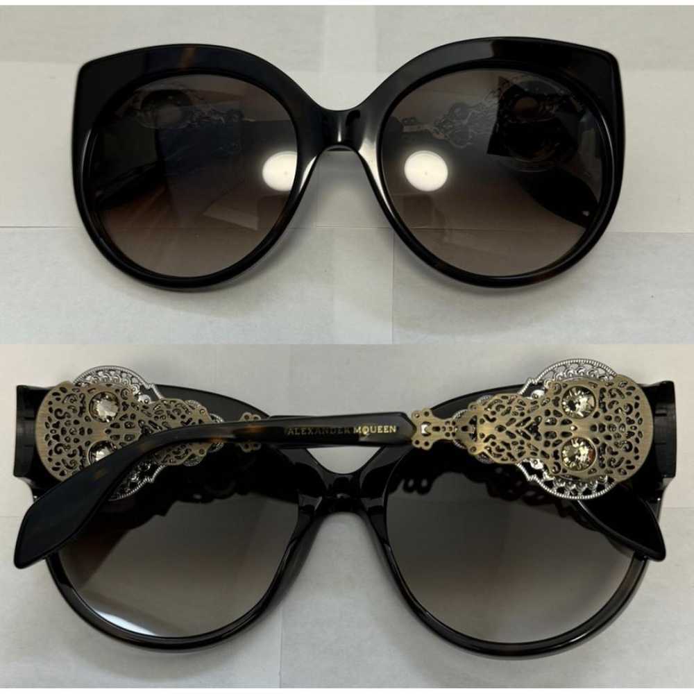 Alexander McQueen Oversized sunglasses - image 3