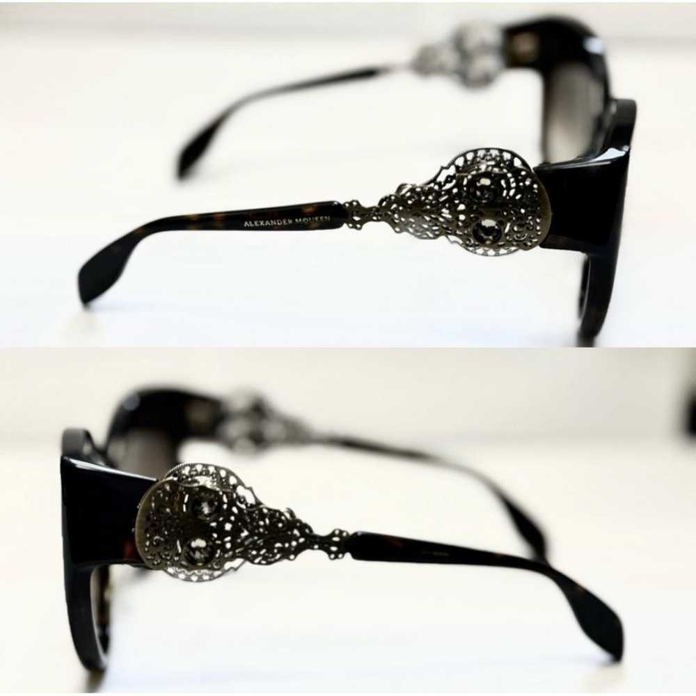 Alexander McQueen Oversized sunglasses - image 4