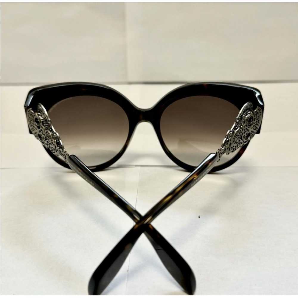 Alexander McQueen Oversized sunglasses - image 6