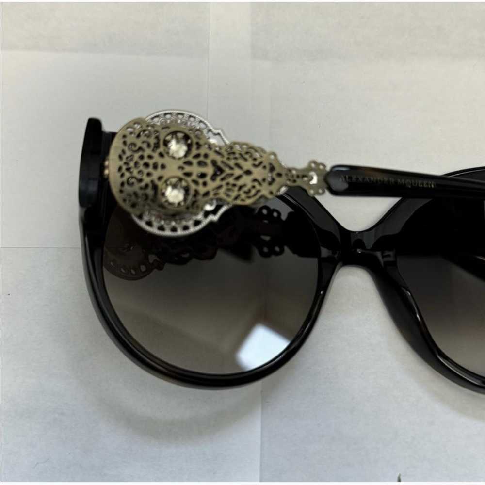 Alexander McQueen Oversized sunglasses - image 7