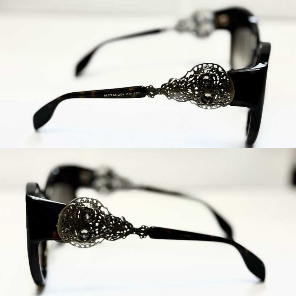 Alexander McQueen Oversized sunglasses - image 10