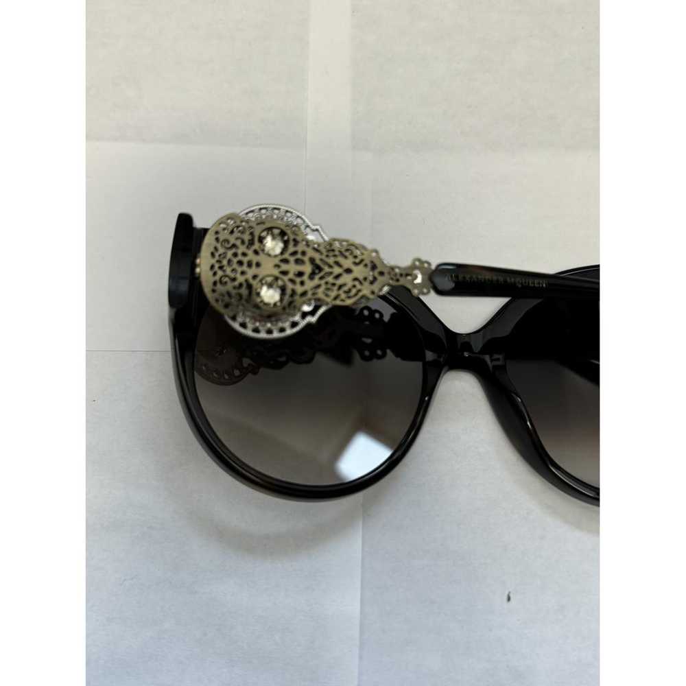 Alexander McQueen Oversized sunglasses - image 7