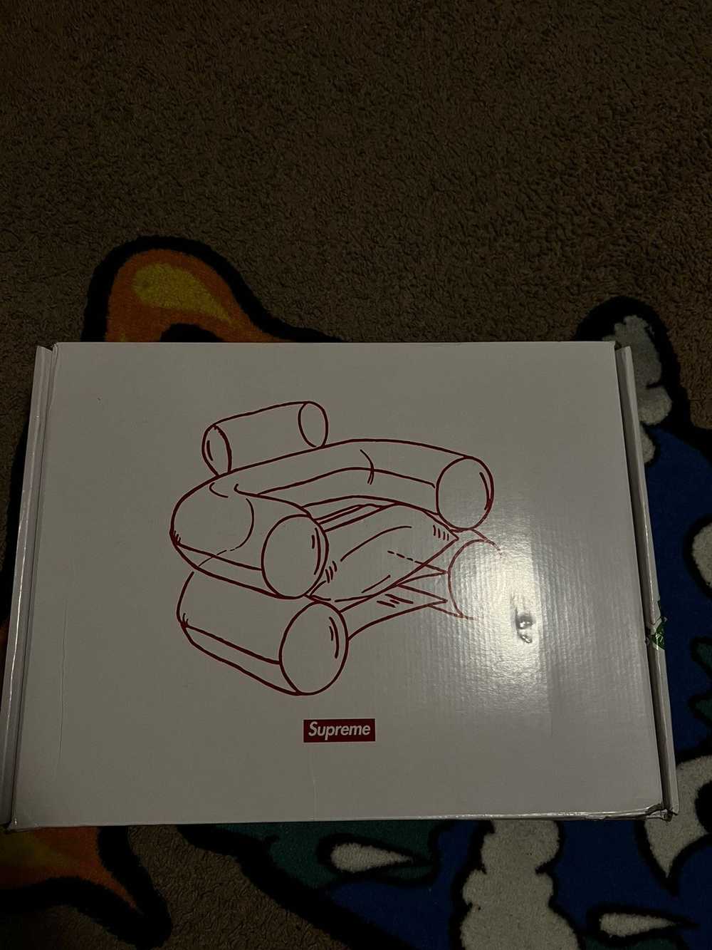 Supreme SUPREME INFLATABLE CHAIR - image 1