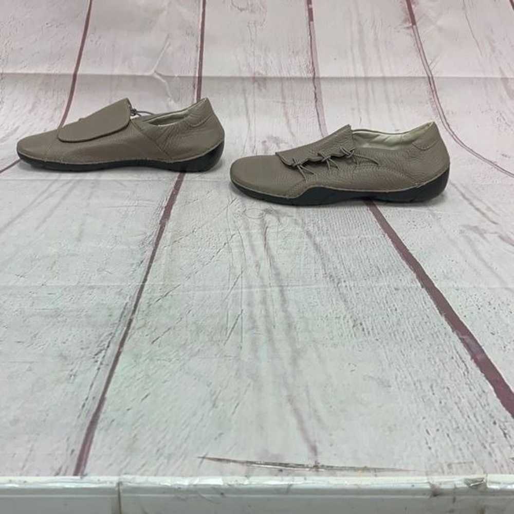 Propet Tawny Women's Loafers Beige Leather Walkin… - image 5