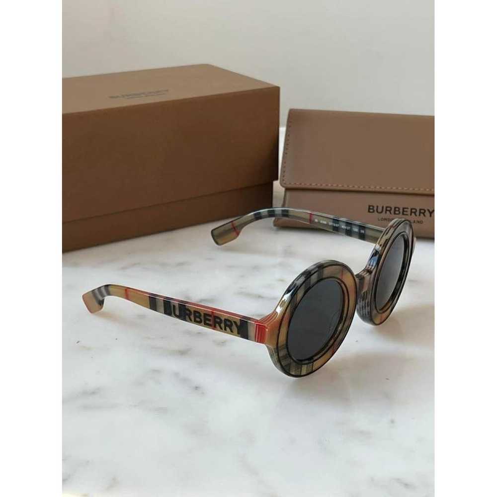 Burberry Sunglasses - image 3