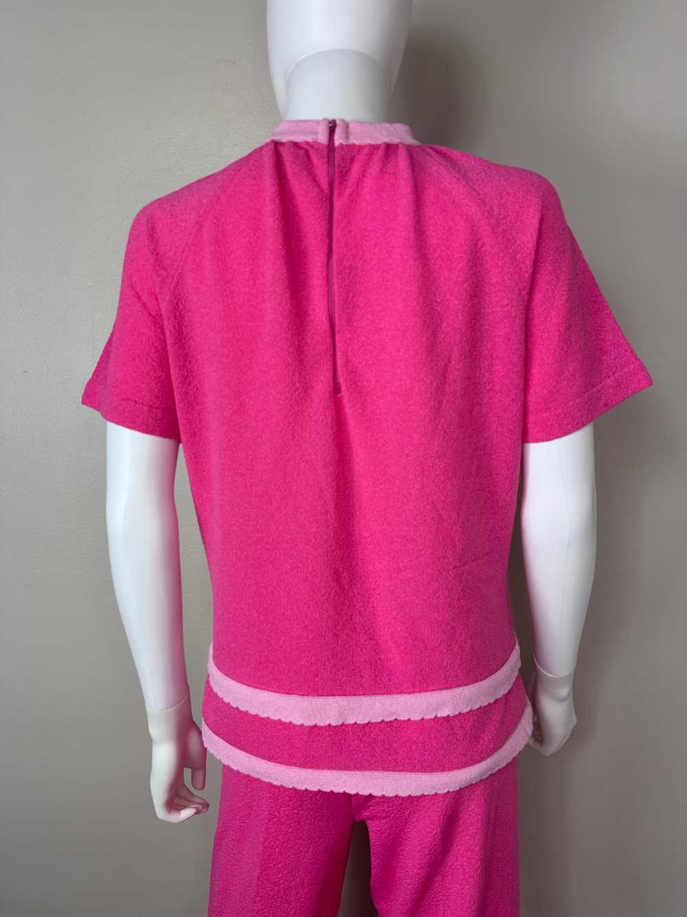 1960s/70s Bright Pink Polyester Top and Pants Set… - image 4