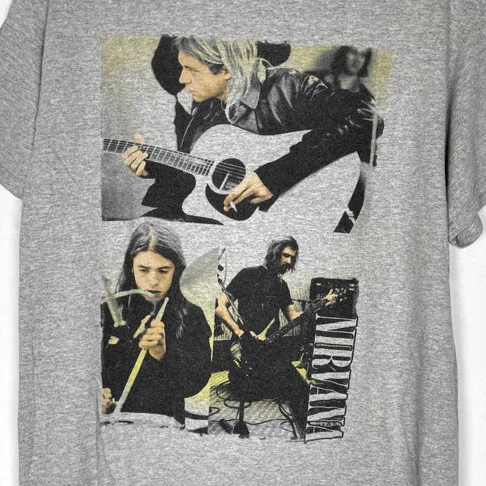 2015 Nirvana Band Photos Graphic Music Tee Size M - image 2