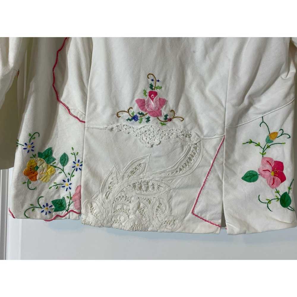 Handmade Floral Embroidered Upcycled Vintage Line… - image 3