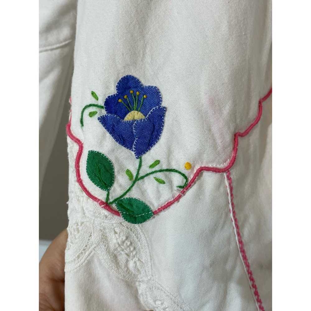 Handmade Floral Embroidered Upcycled Vintage Line… - image 4