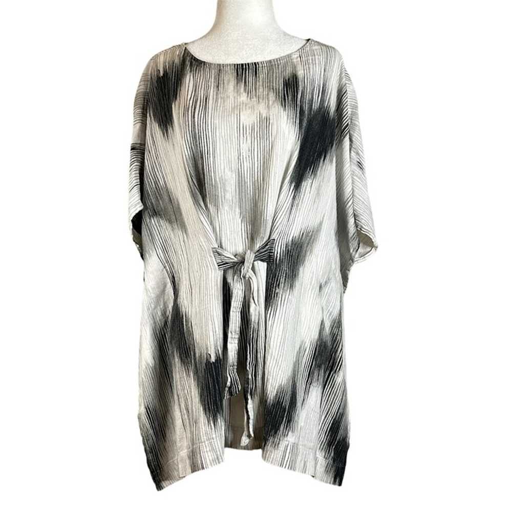 Natori Painted Ikat Top in White & Black S/M Wome… - image 5