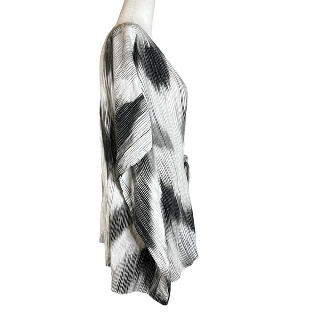 Natori Painted Ikat Top in White & Black S/M Wome… - image 7