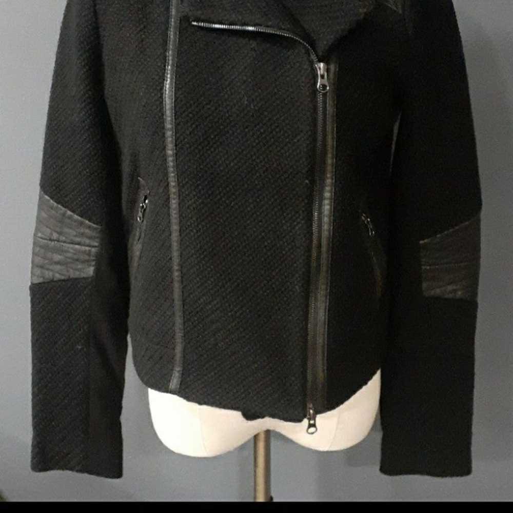Vince black short wool blend jacket size M - image 2