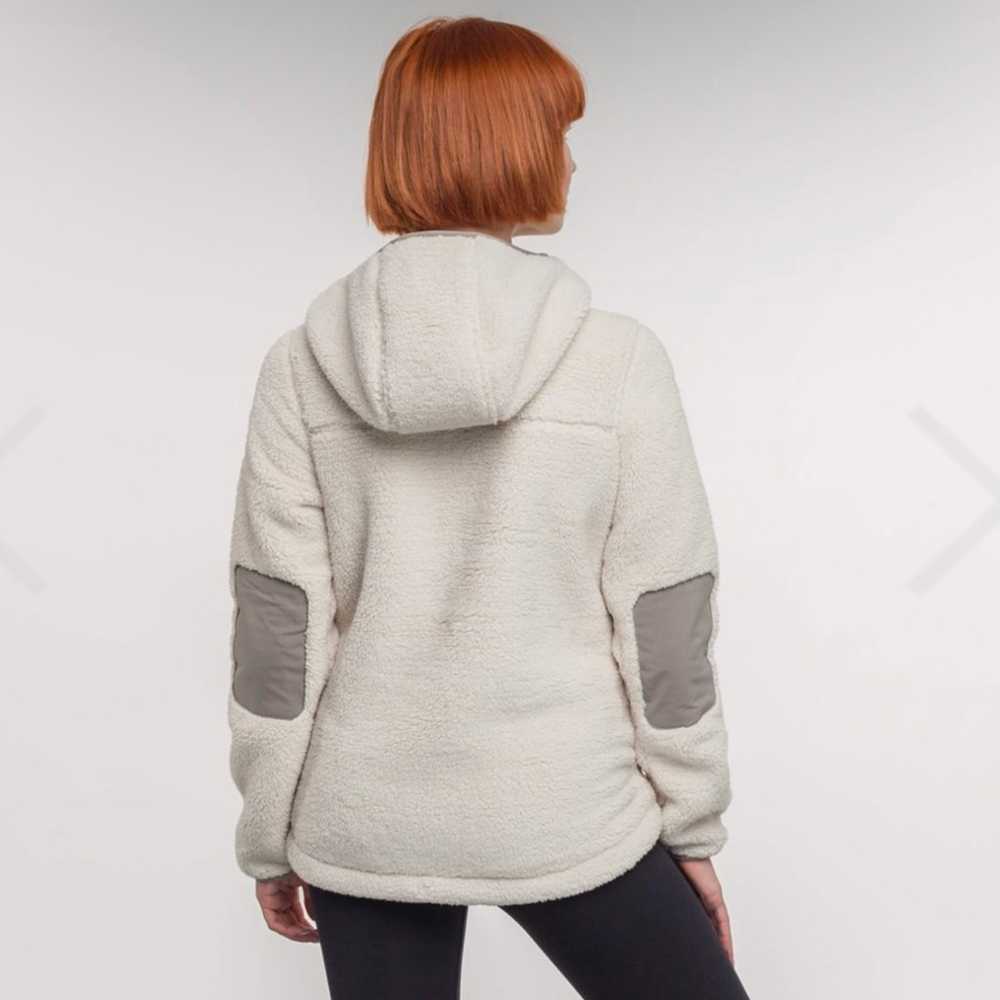 The North Face Campshire Pullover Cream Hoodie - image 4