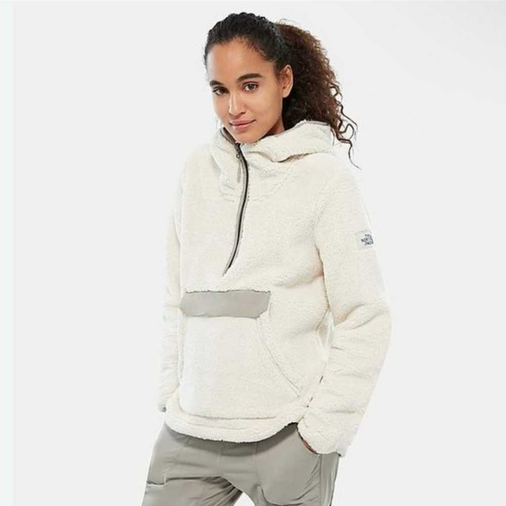 The North Face Campshire Pullover Cream Hoodie - image 5