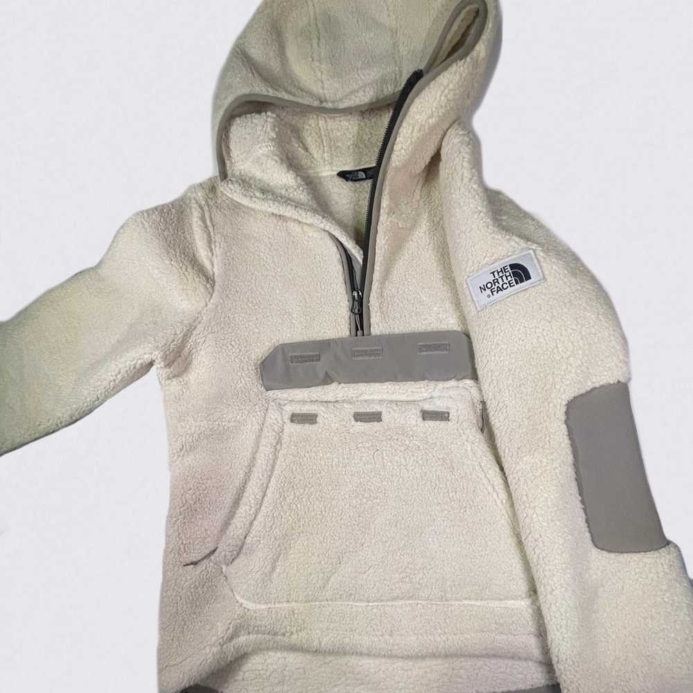 The North Face Campshire Pullover Cream Hoodie - image 6