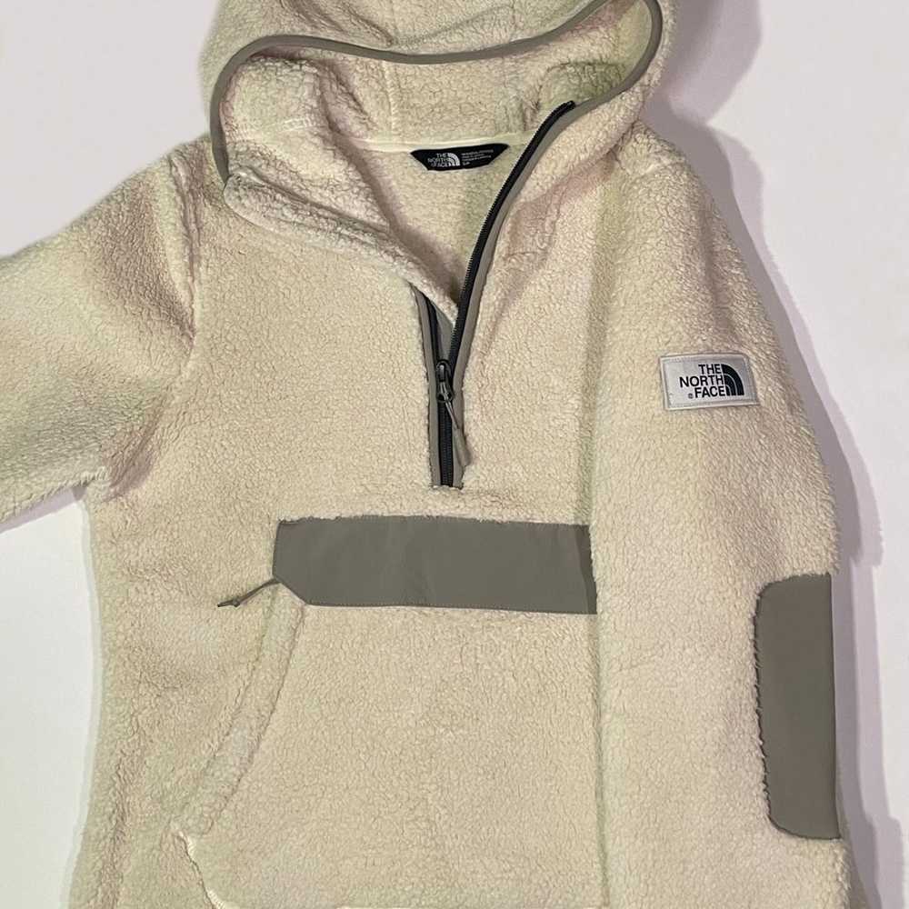 The North Face Campshire Pullover Cream Hoodie - image 7