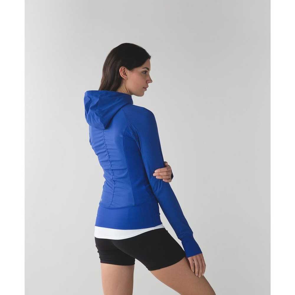 LULULEMON Women's Reversible In Flux Jacket in Bl… - image 4