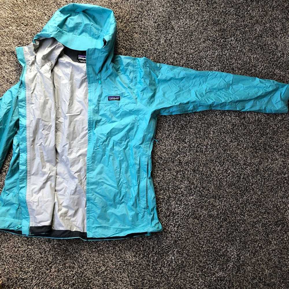 Patagonia jacket - image 3