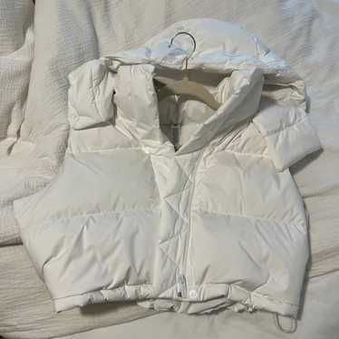White Lululemon Super Cropped Wunder Puff Vest