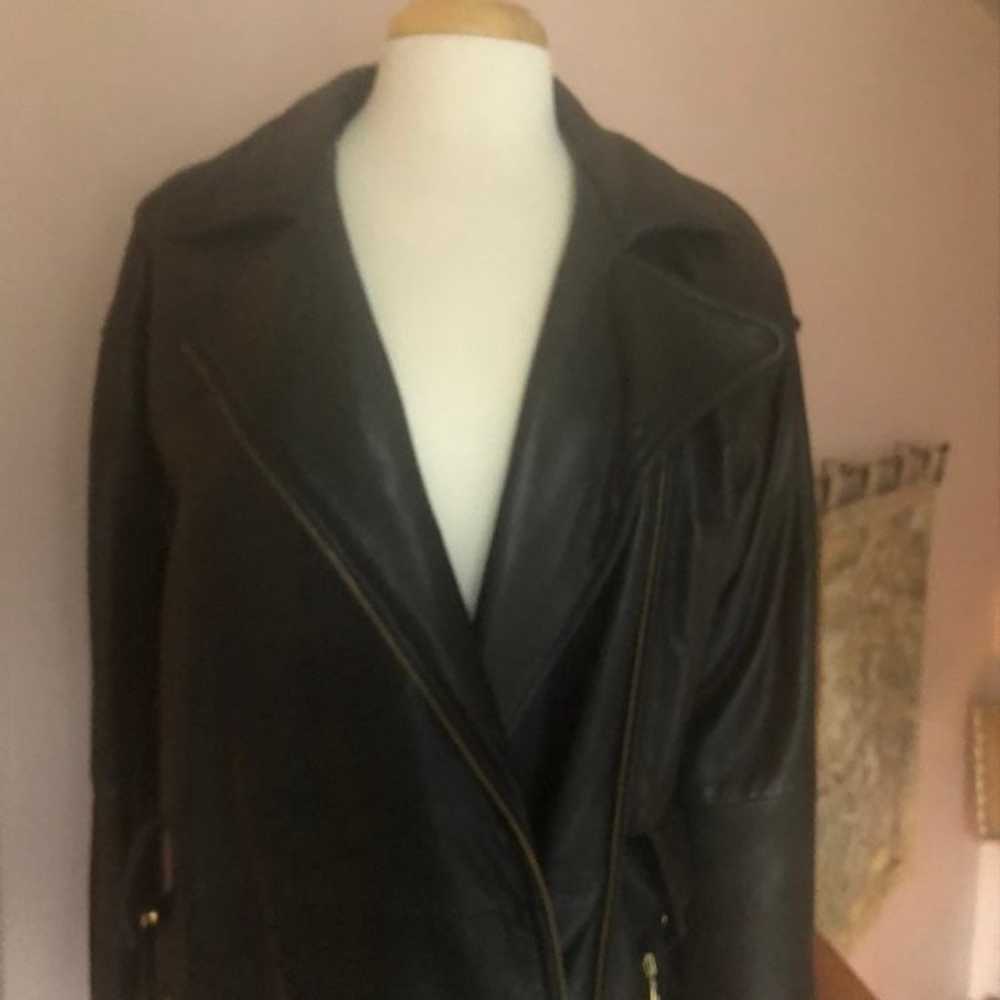 Ladies vintage leather jacket/car coat - image 3