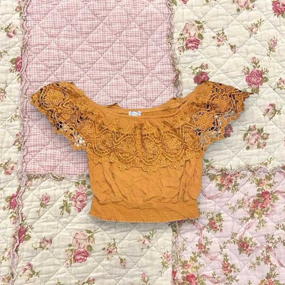 Iris crochet lace crop top w/ floral design - image 1