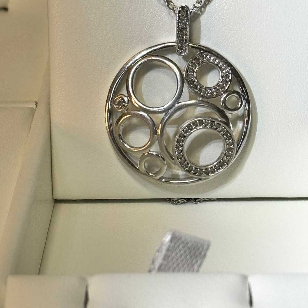Heng Ngai Diamond Studded Circle Pendant Necklace - image 5