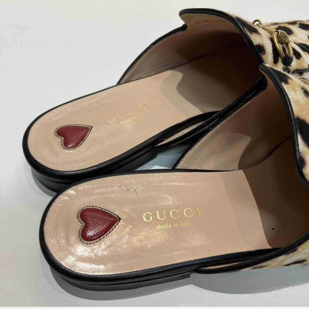 Gucci Princetown faux fur flats - image 7