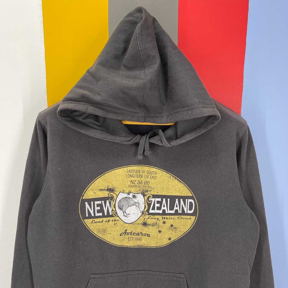 Animal Tee × Kiwi WILD KIWI NEW ZEALAND Hoodie Pu… - image 2