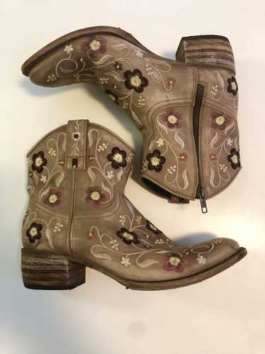 Sendra Sendra Cowboy Boots with Embroidered Flower