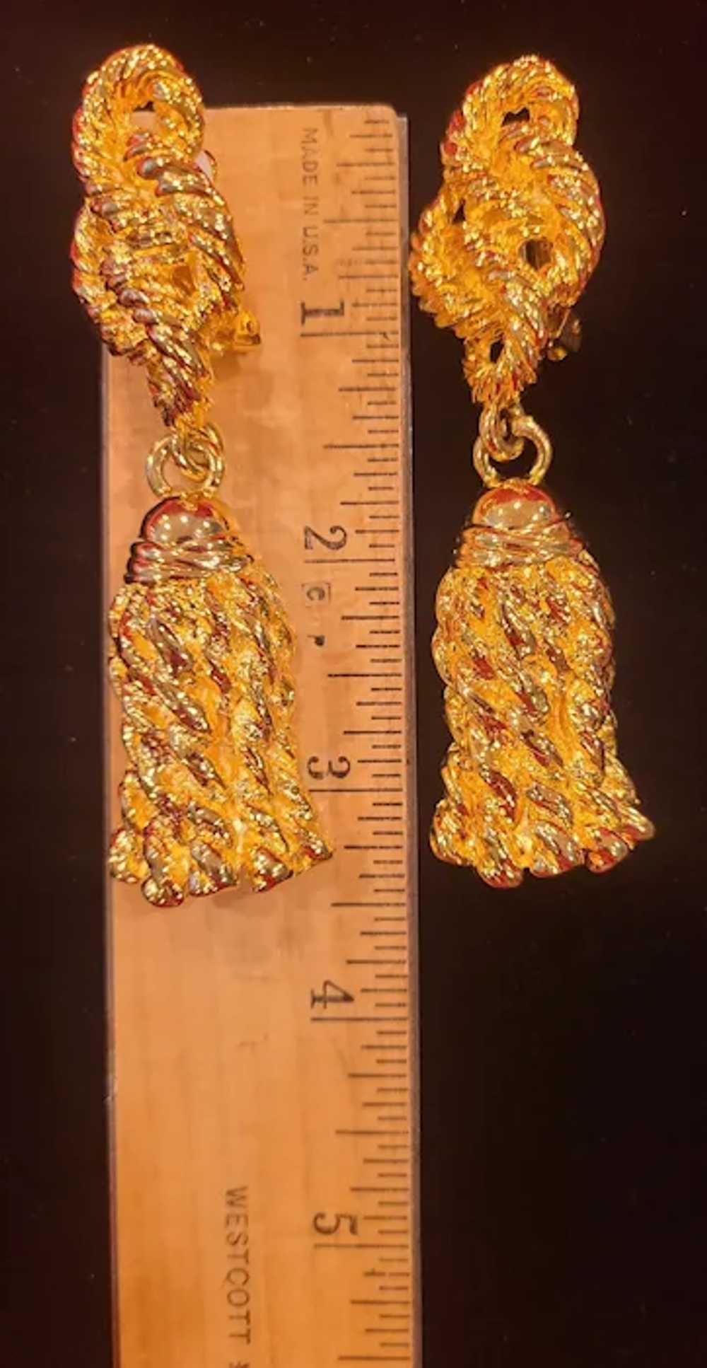 Unbranded Gold Tone Tassel Clip On Earrings - image 2