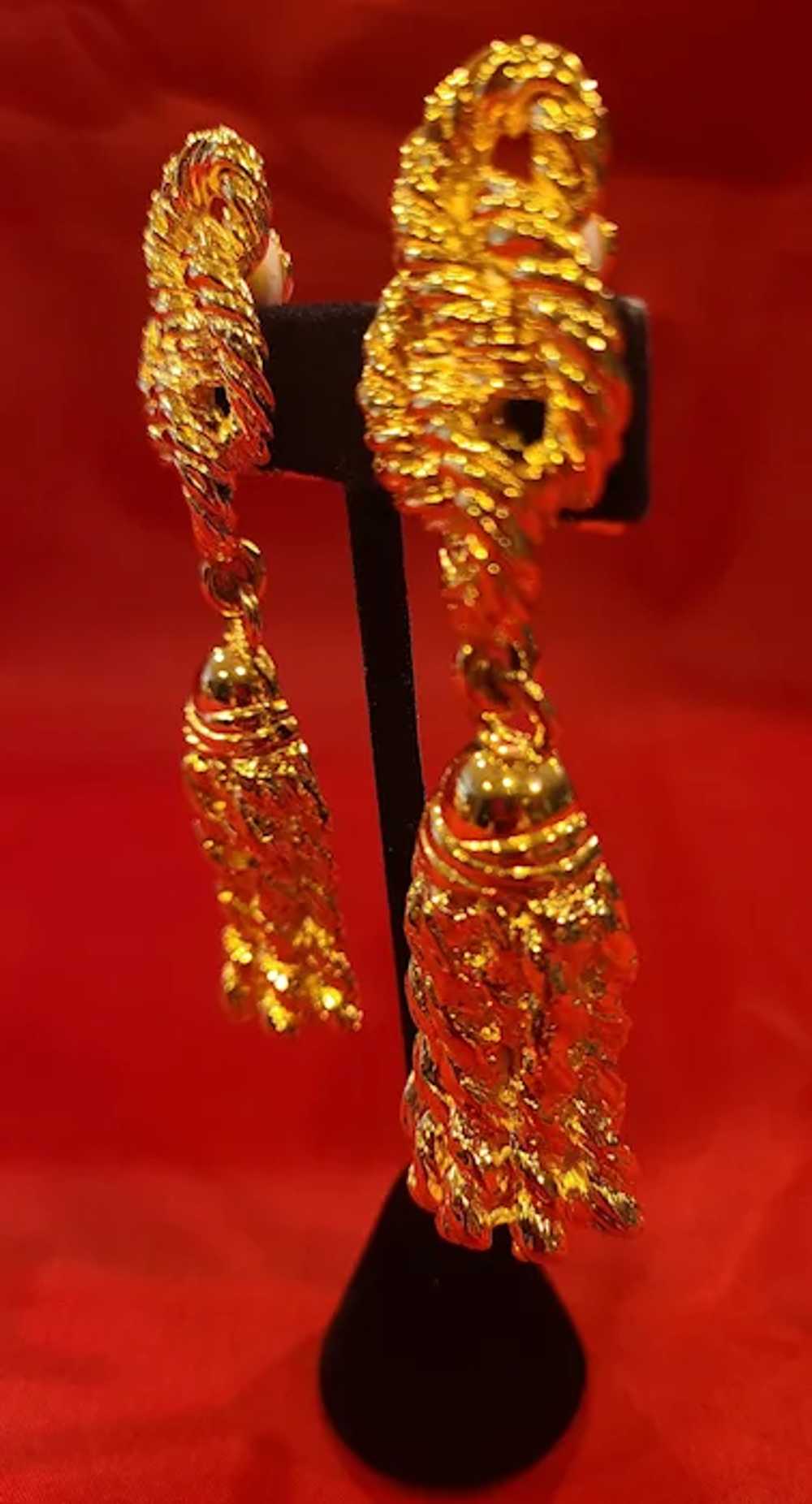 Unbranded Gold Tone Tassel Clip On Earrings - image 6