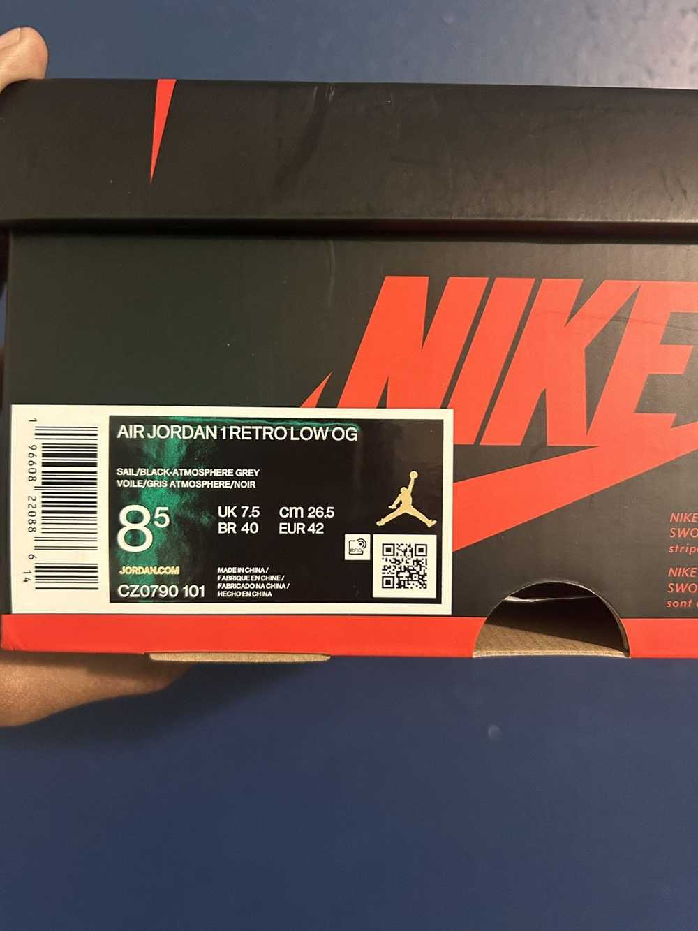 Jordan Brand × Nike Atmosphere Grey Jordan 1 low - image 5