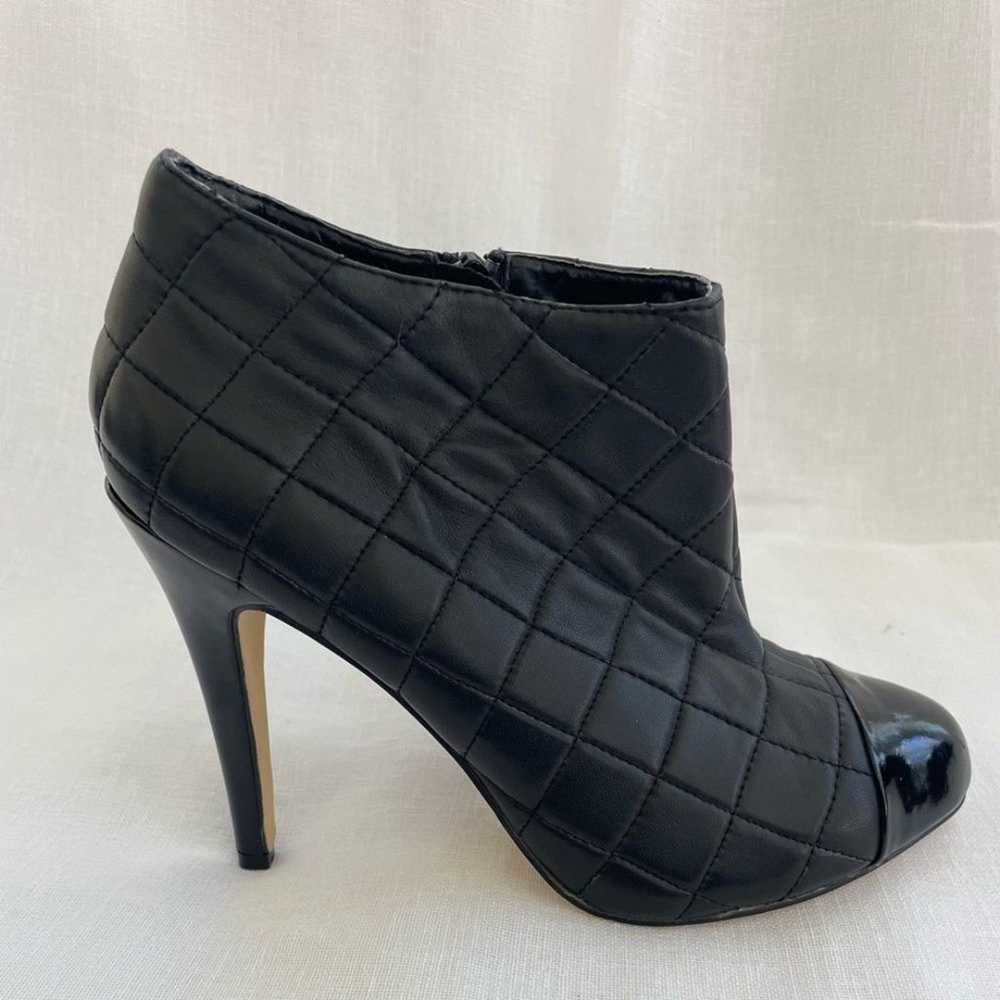 Maiden Lane Black Quilted leather bootie Size 10 - image 4