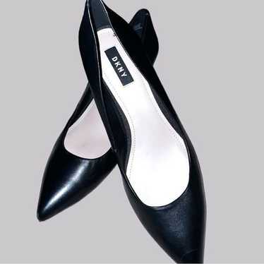 DKNY gorgeous black leather heels! New