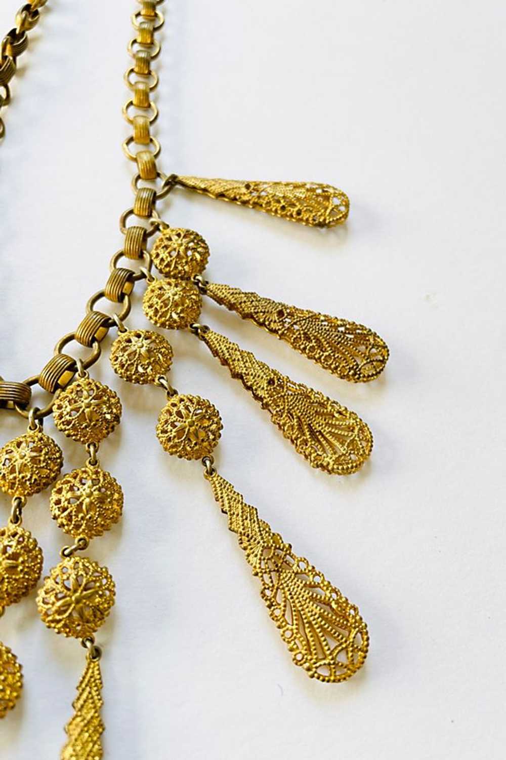 Vintage 1940's Brass Filigree Dangle Bib Necklace… - image 4