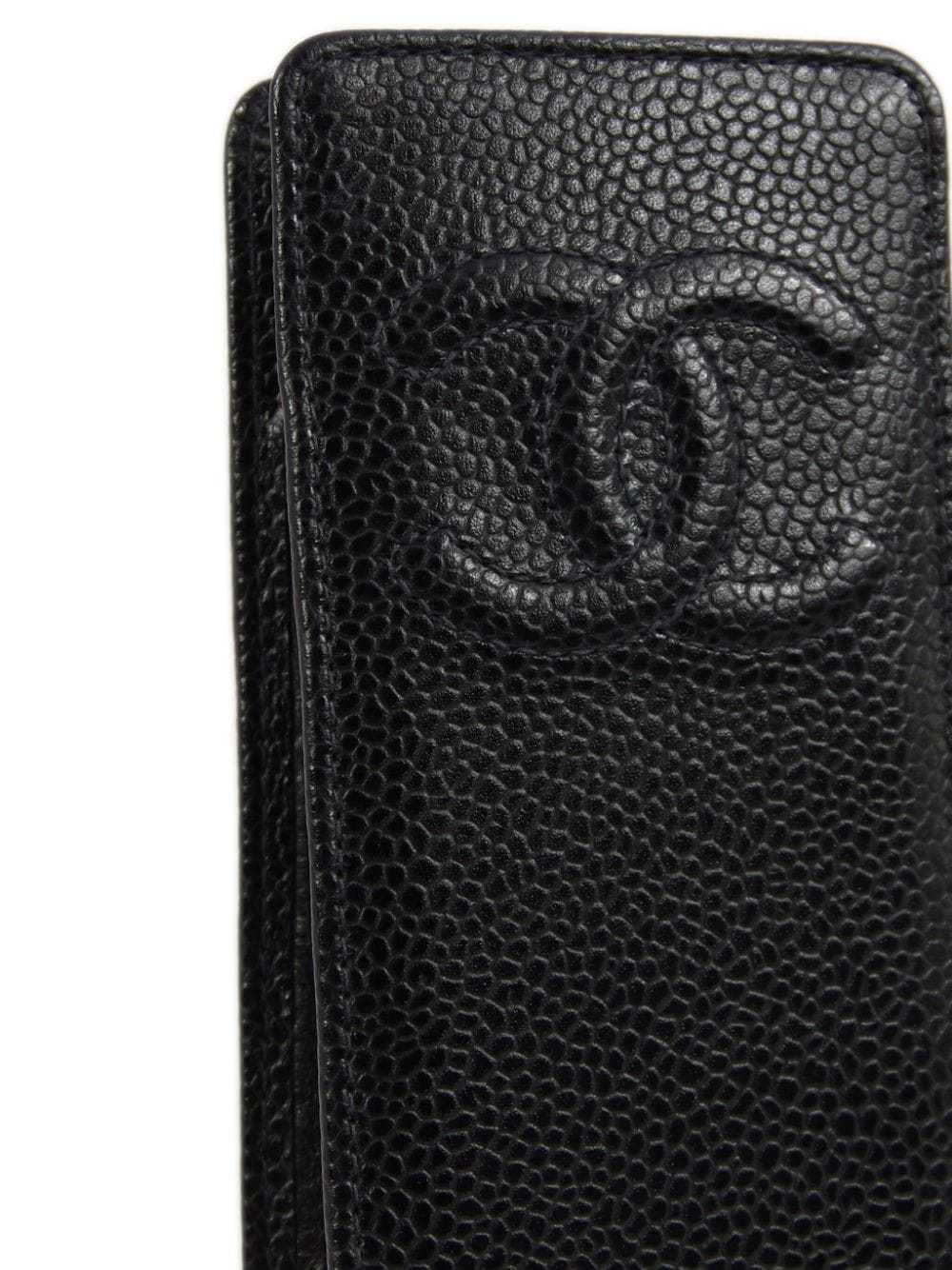 CHANEL Pre-Owned 2003 CC caviar-leather pouch - B… - image 3
