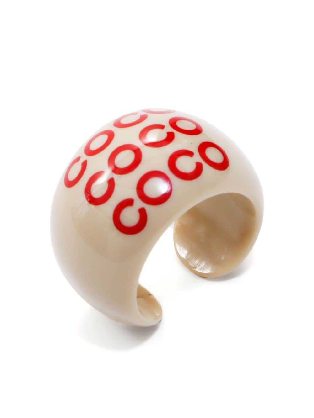 CHANEL Pre-Owned 2001 Coco-print ring - Neutrals - image 5