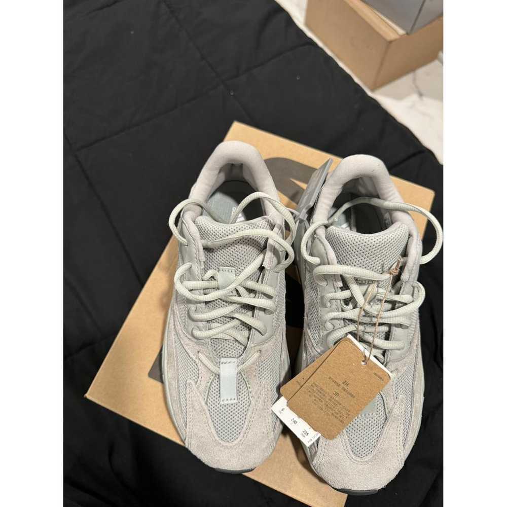 Yeezy x Adidas Trainers - image 4