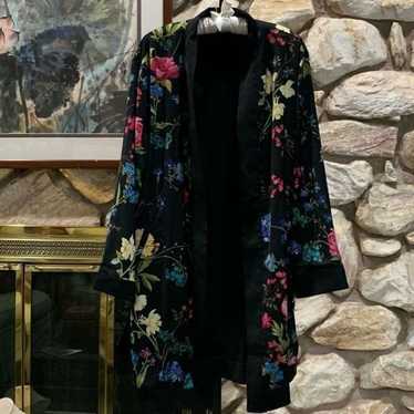 Stella & Dot Reversible Black and  Floral kimono