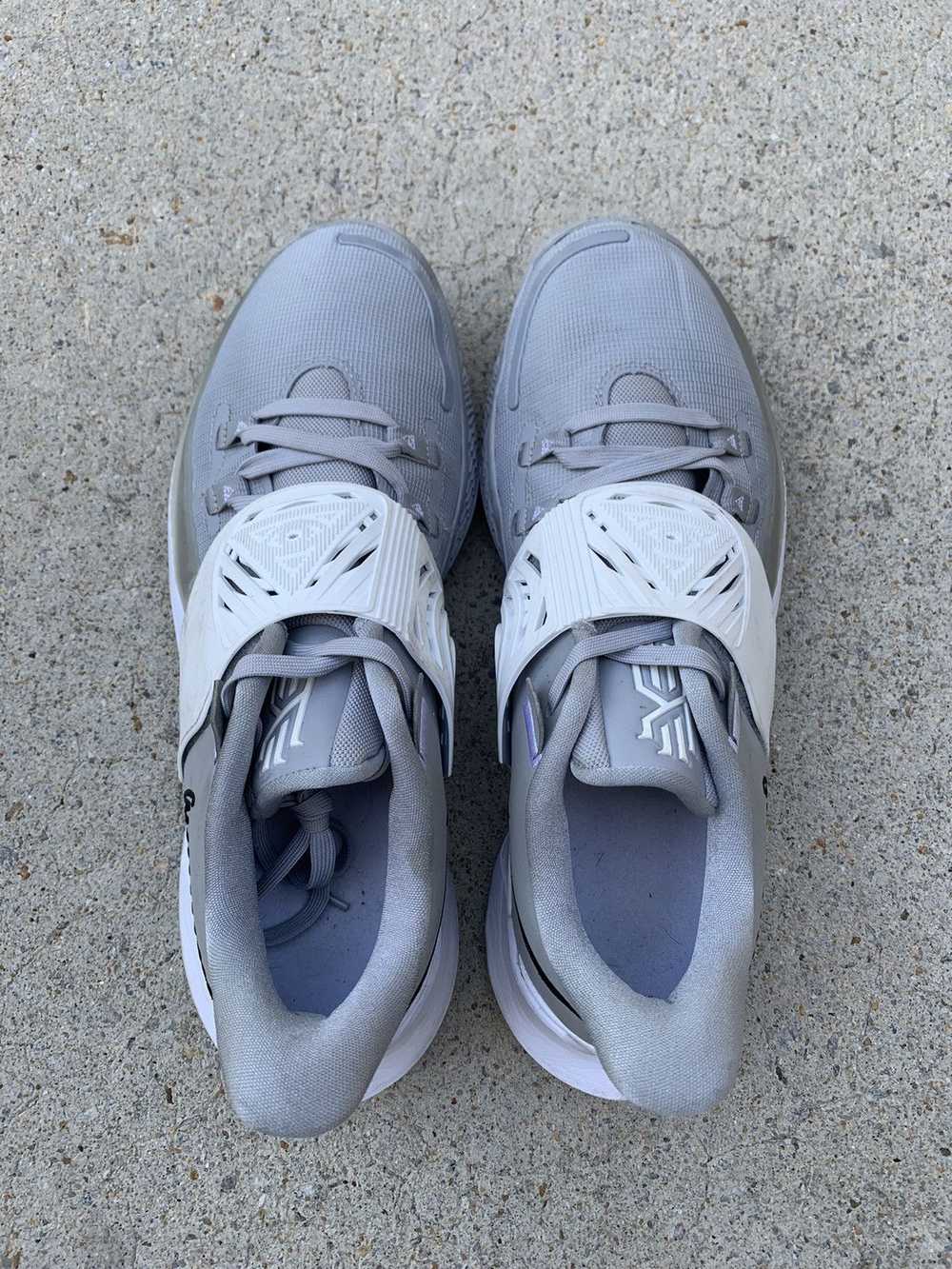 Nike Nike Kyrie Low 3 Flat Silver Black White - image 6