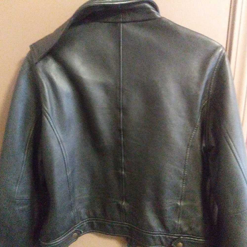 Ladies leather jacket - image 6
