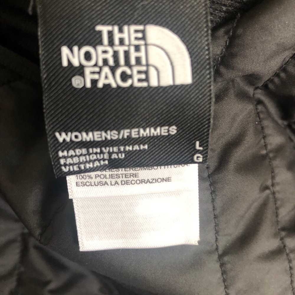 The North face Mossbud Insulated Reversible hoode… - image 10