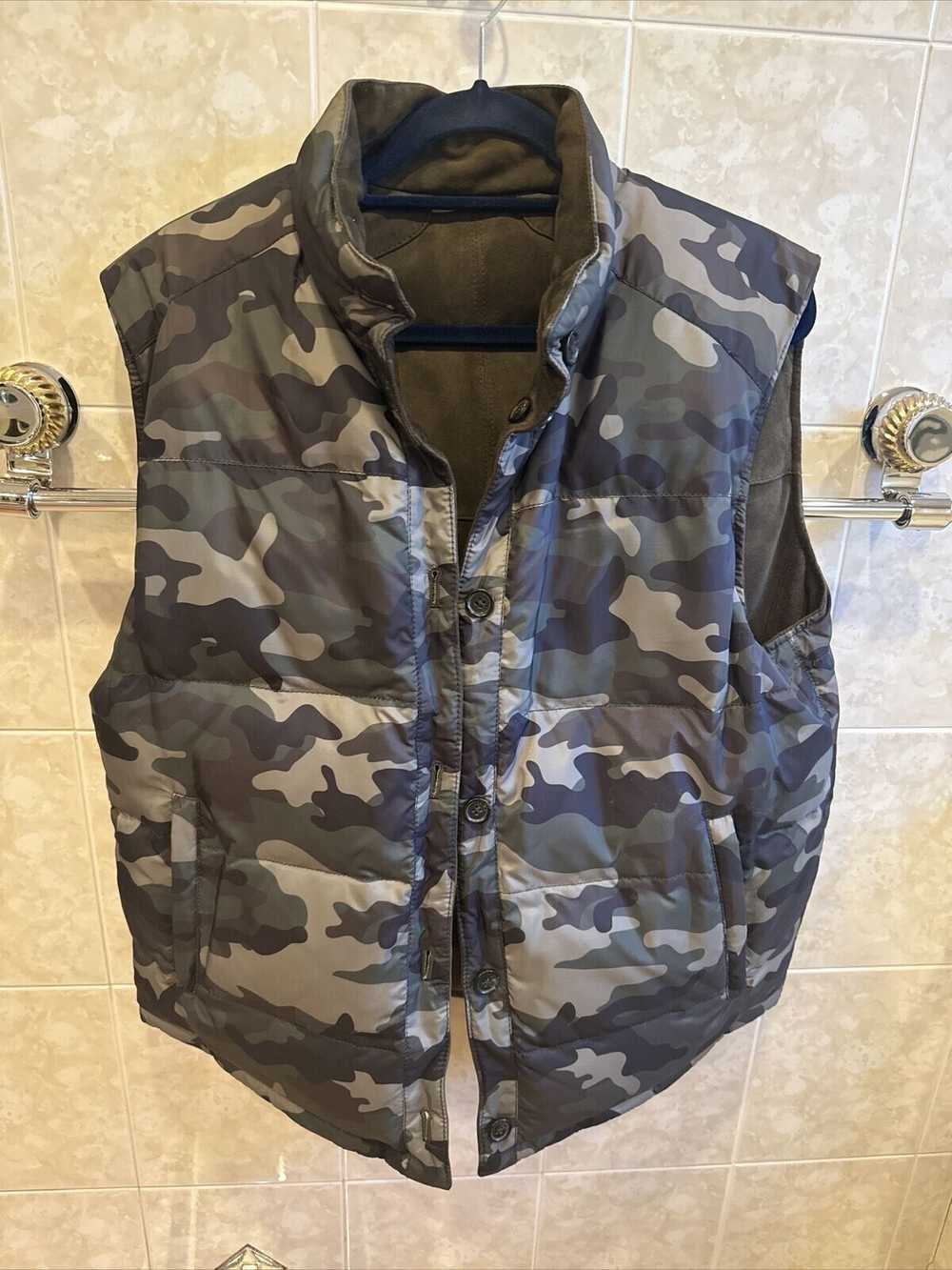 Brooks Brothers reversible suede and camo puffer … - image 4