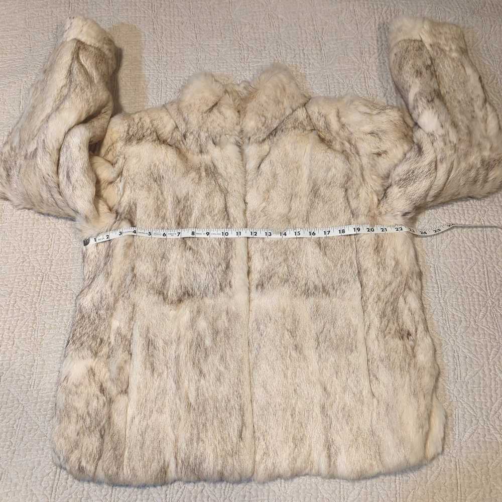 Gorgeous Rabbit Fur Coat Size Medium.  Impeccable… - image 11